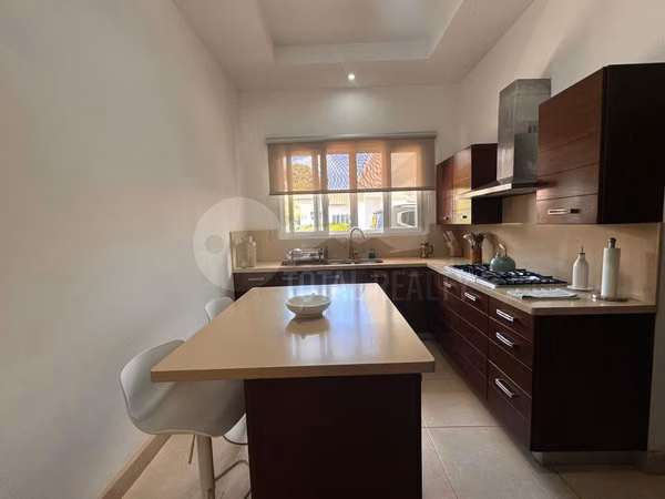 Hermosa Casa en venta o alquiler en Santo Domingo, Managua