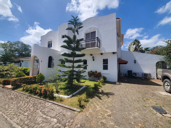 DG-Hermosa casa en VENTA en Estancia de Santo Domingo
