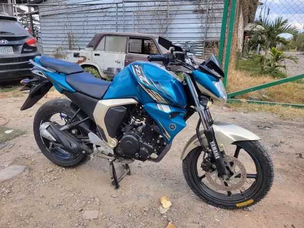 VENDO YAMAHA FZ