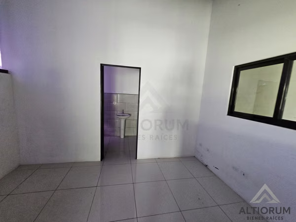 AMPLIO LOCAL COMERCIAL EN RENTA
