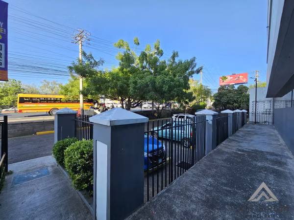 AMPLIO LOCAL COMERCIAL EN RENTA