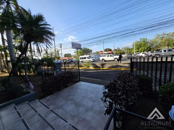 AMPLIO LOCAL COMERCIAL EN RENTA