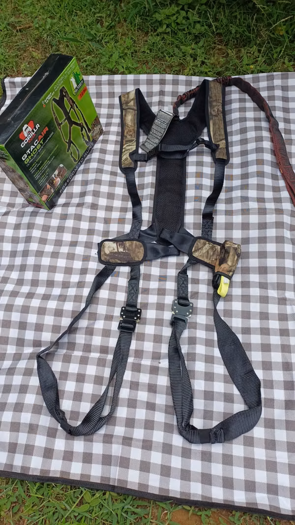 Gear Gorilla Security Arnes designed for 120 Pounds at 300 LB. Hunters