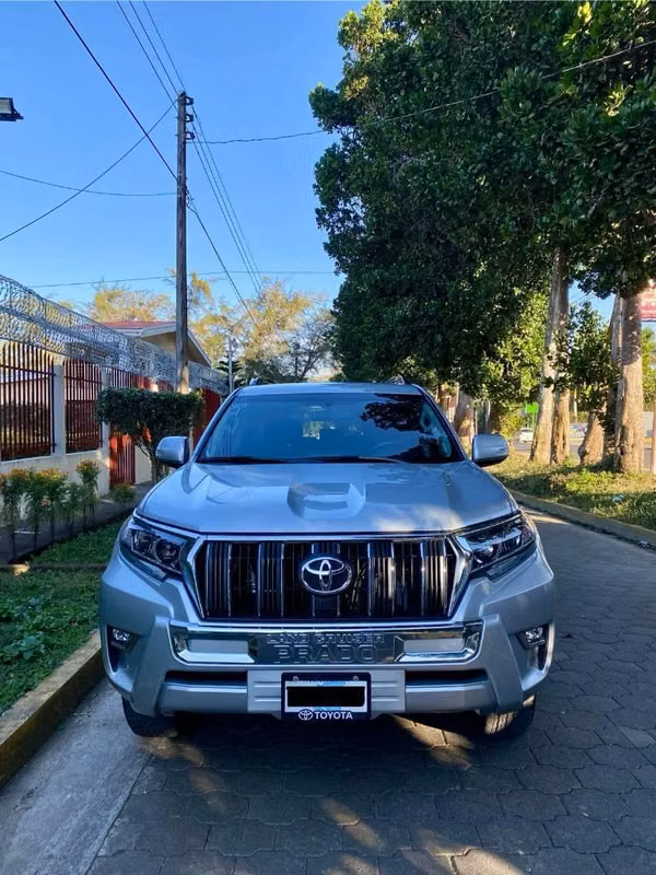 Toyota Land Cruiser Prado TXL automático 2024