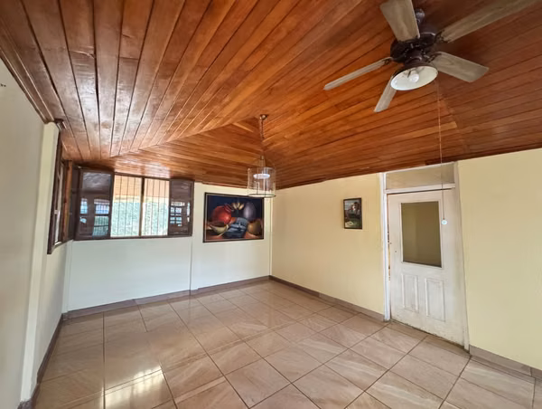 EN VENTA CASA VILLA FONTANA SUR