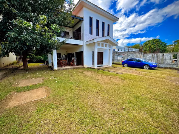 Venta de casa en Las Colinas