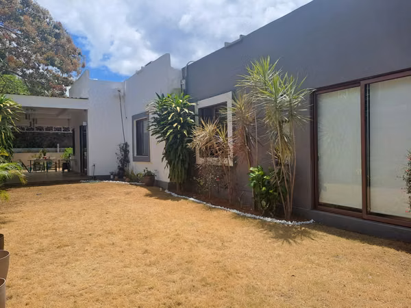 VENTA DE CASA MODERNA EN CARRETERA SUR KM 10! LAM