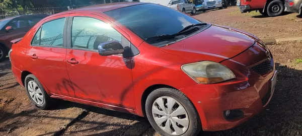 T0YOTA YARIS AMÉRICANO, AÑO 2012. AUTOMÁTICO