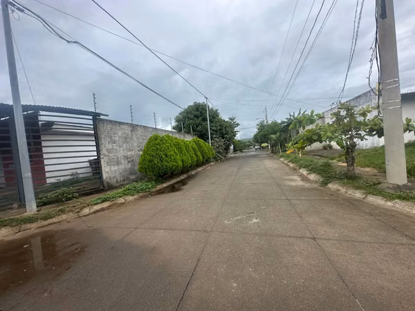 Se vende casa en residencial san andres, carretera nueva leon.