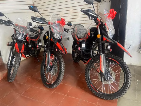 Motos ventos 200 cros max y cyclone 250