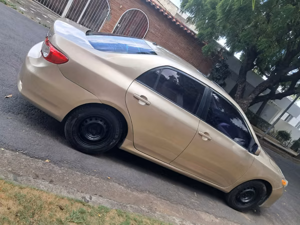 Vendo Toyota Corolla 2011.