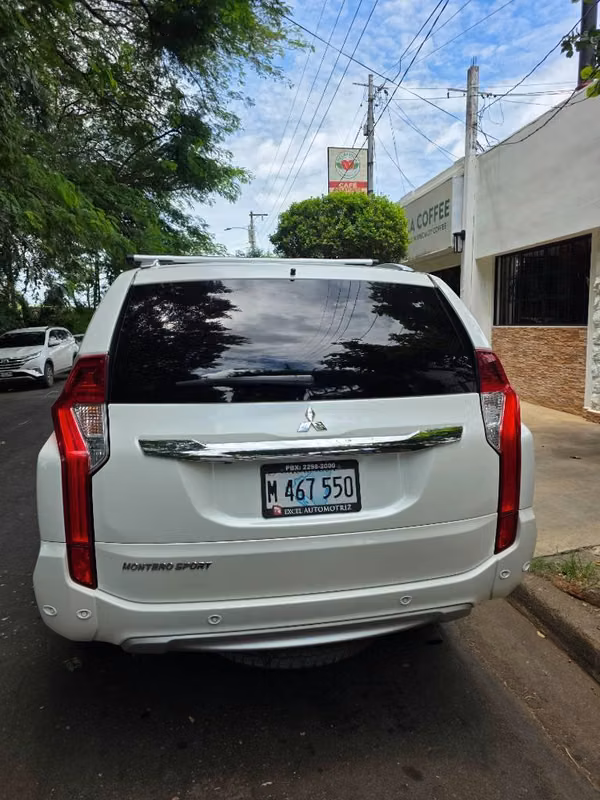Mitsubichi montero sport 2020