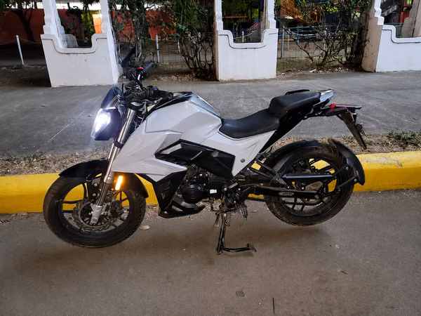 AKT CS5 250 CC 2021 | 11,800 KM | Único Dueño | US$1,400 Negociables