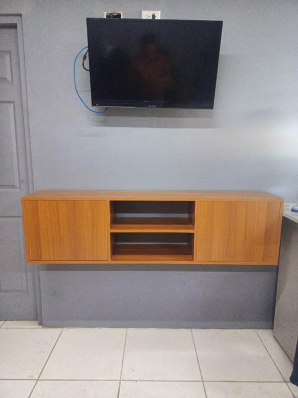 Mueble Flotante para TV.