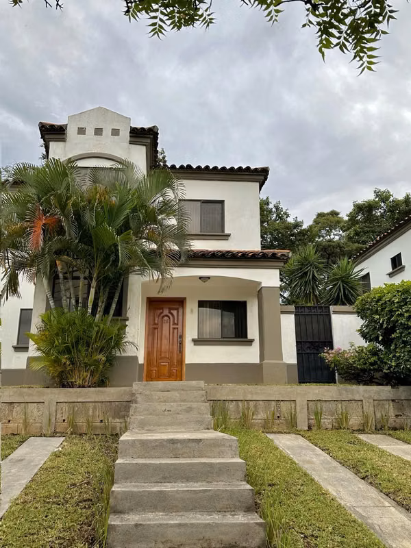 Alquilo casa en Santo Domingo