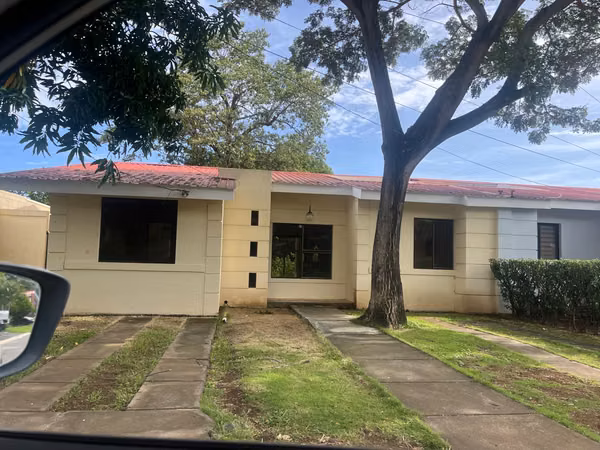 HOUSE FOR RENT IN VERACRUZ, MASAYA HIGHWAY, UNFURNISHED