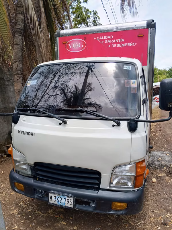 Hyundai HD50 Cerrado 2022 – Excelente Estado – US$16,200