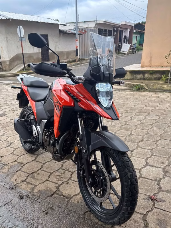 Suzuki V-Strom 2025