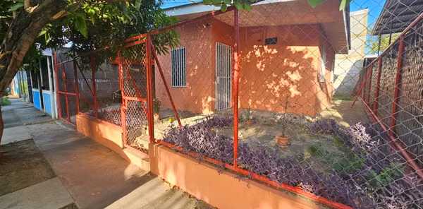 Sale of room or business in main street of Villa Sol, Managua Nicaragua.