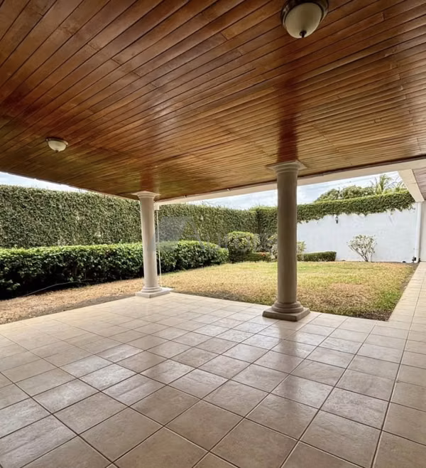 Hermosa casa en venta en Santo Domingo.
