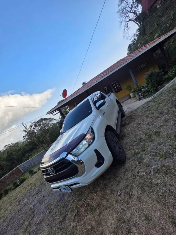Linda Hilux