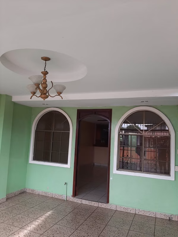 DG-Selling house in Colonia Morazán