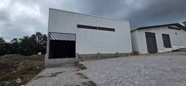 Bodega Industrial Nueva en Renta – Carretera a Masaya
Ubicada a pie de calle, esta bodega