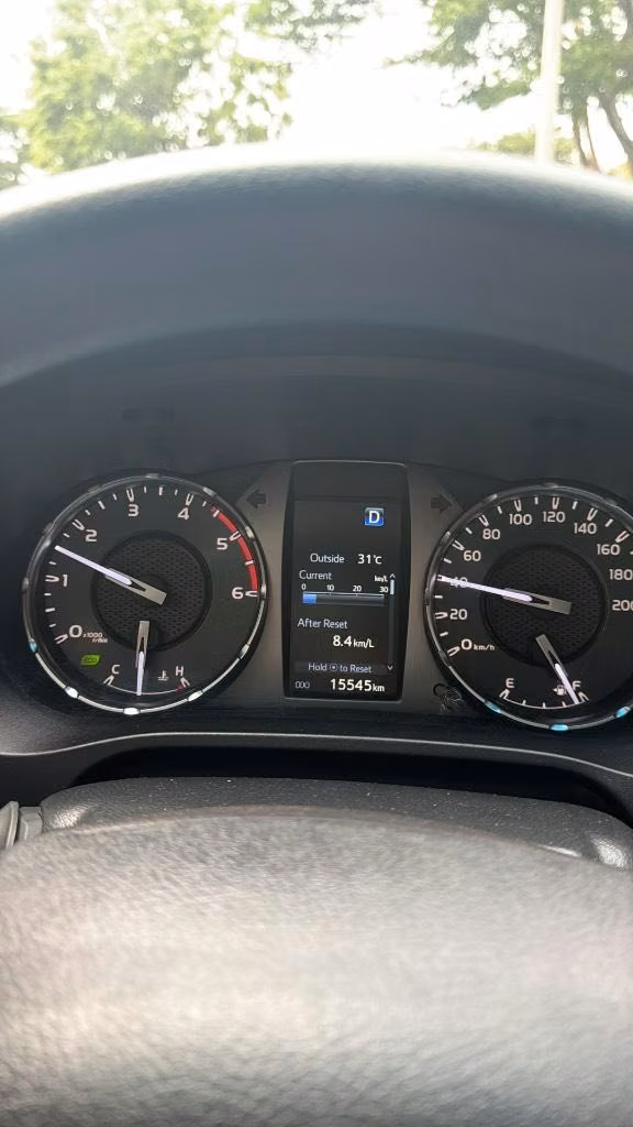 Toyota Hilux SR