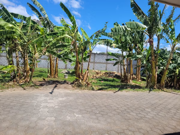  ¡Vive en Granada! Lote en Condominio en Venta 