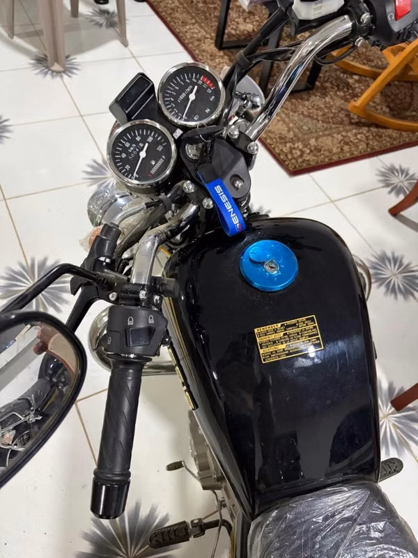 Motocicleta Genesis 150 pandillera
