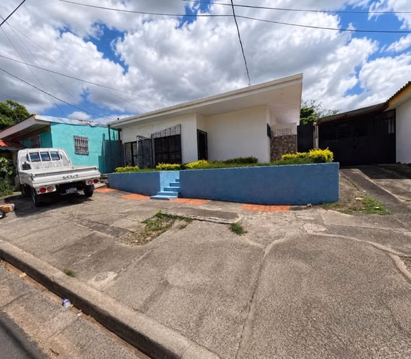 TP - FACIL ACCESO EN LOS ROBLES / U$1,200