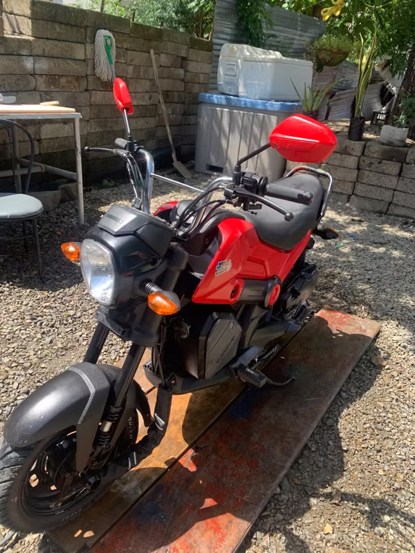 Se vende Moto Honda Navi año 2023