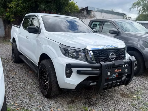 NISSAN NP300 FRONTIER SE AÑO 2024