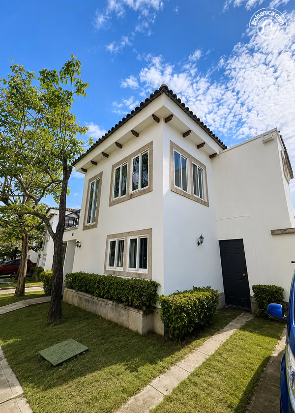 House for Rent in Las Colinas