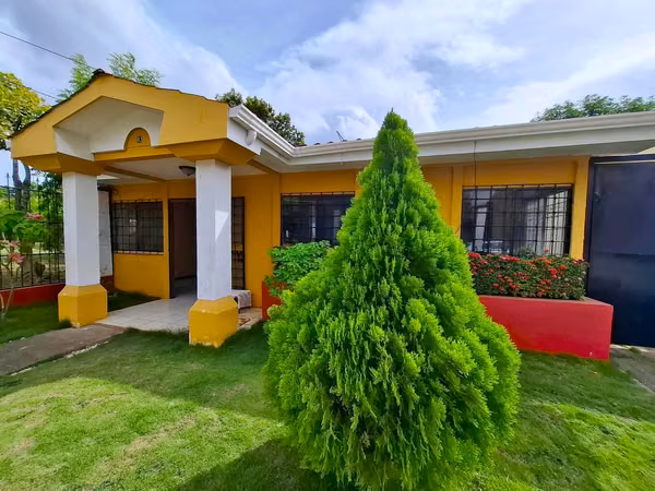 GG - Sale, house in residential Masaya Road Km 13