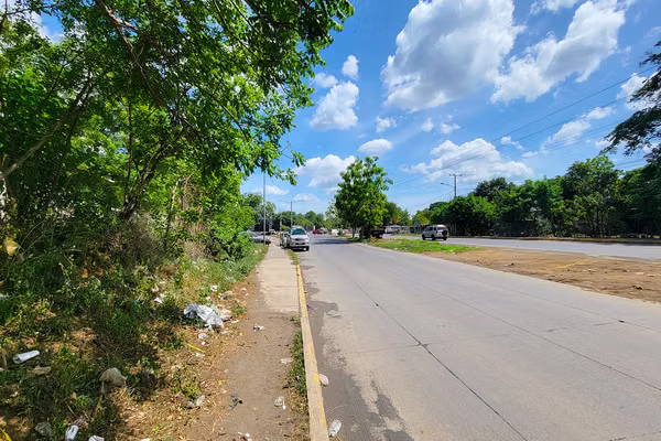 Se alquila terreno en la nueva pista la Reynaga