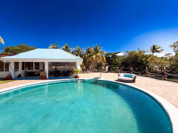 FH | En Venta Casa Frente al Mar | Playa El Tránsito