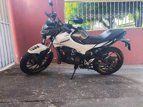 Hero Hunk 160R