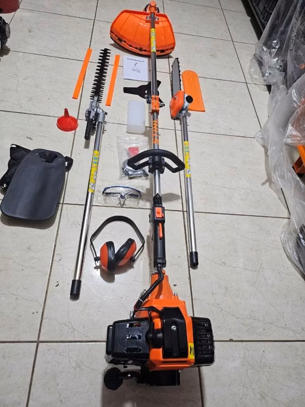 Vendo desbrozadora Multiusos nueva con sus accesorios