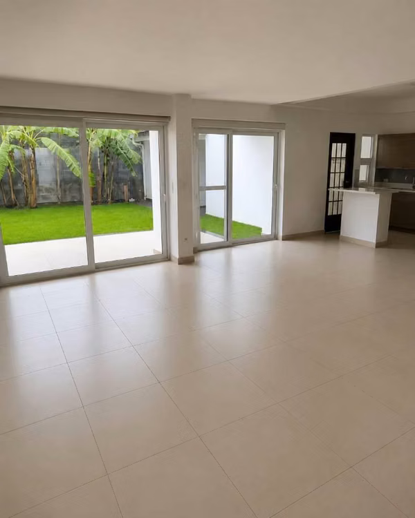 Vendo espectacular Casa en Condominio Tramonto primer entrada las Colinas