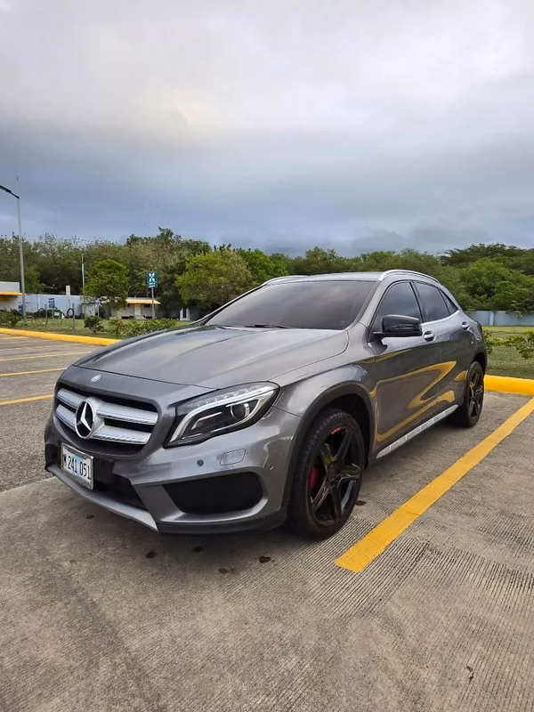 Mercedes benz GLA 200 2016 AMG 