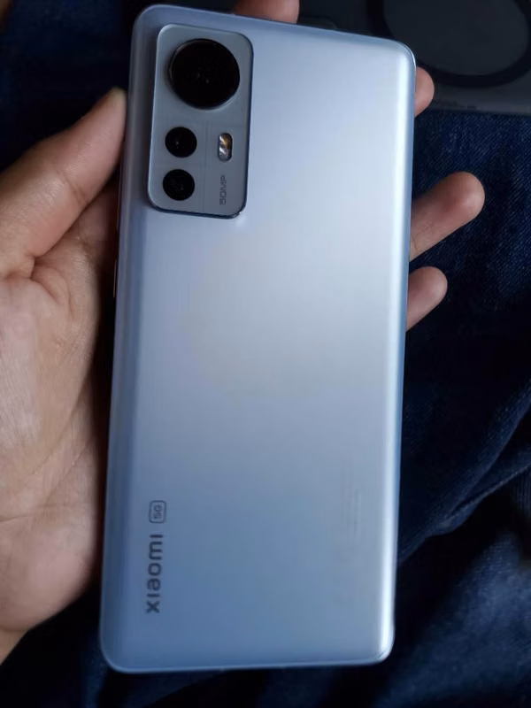 Xiaomi 12 256gb 8 ram sin detalles, precio negociable