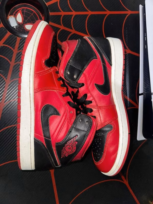 jordan 1 mid reverse bred