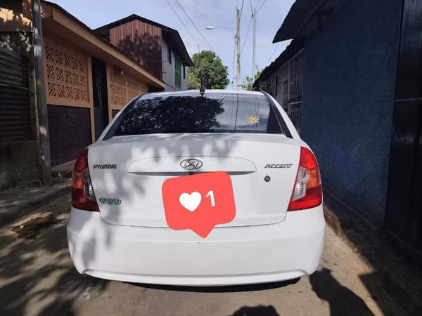Hyundai ACCENT 2010