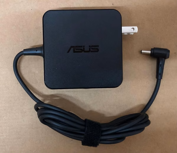 Cargador Original para laptops Asus VivoBook de 65 Watts
