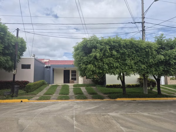 House for Sale in Residencial  Santa Helena!