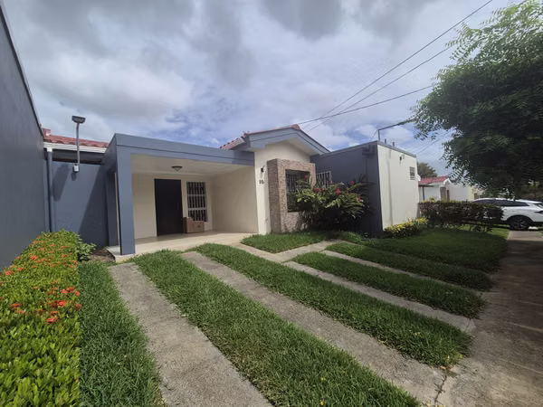 House for Sale in Residencial  Santa Helena!