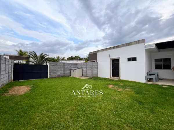 Moderna Casa en Condominio en Veracruz, Ctra. Masaya