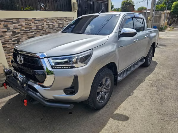 Toyota Hilux 2023 full mecánica 4x4 motor potente 2.8 1GD
