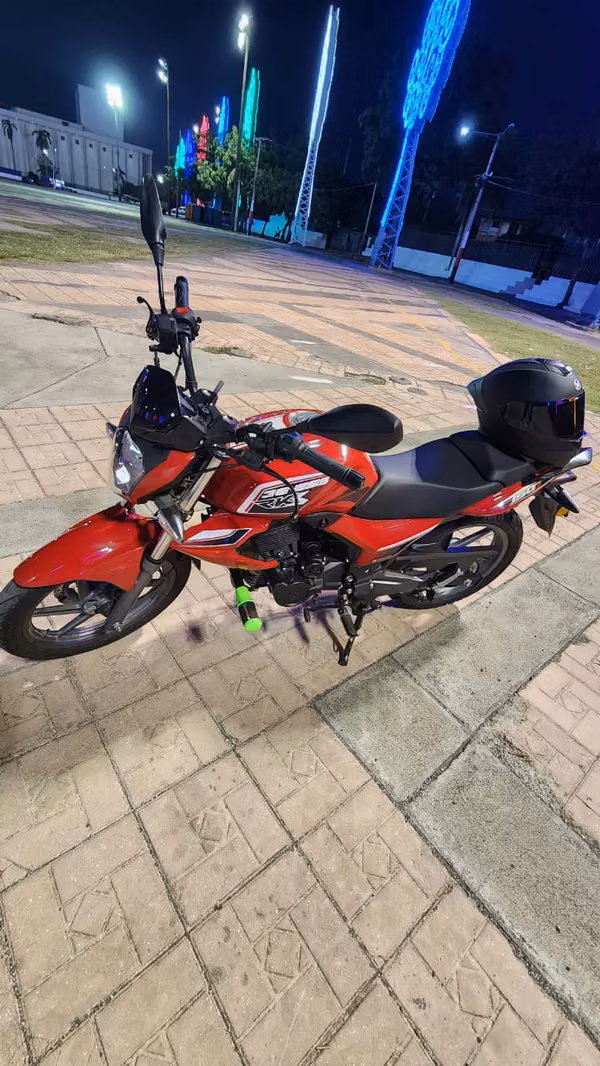 Moto Semi nueva Genesis RKS 2026